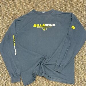 Vintage 00’s Triple Hit Navy Size L Long sleeve with yellow accent’s